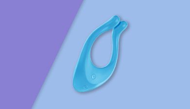 Satisfyer 'Endless Love' in blau vor lila-blauem Hintergrund