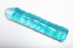 Blauer Dildo mit Aderung und Eichel